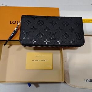 Louis Vuitton Black Monogram Zippy Wallet